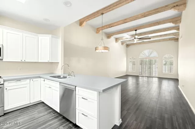 MLS: 6815904 Condo For Sale
