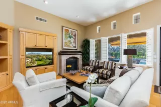 Photo #3: 6815944 Listing 