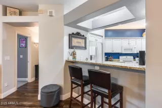 Photo #6: 6815981 Listing