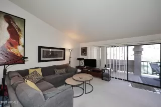 Photo #4: 6816243 Listing