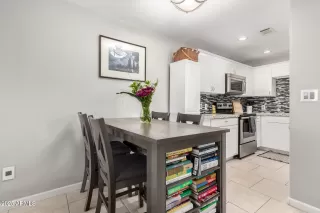 Photo #3: 6816260 Listing 