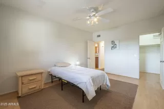 Photo #4: 6816437 Listing