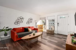 Photo #4: 6816492 Listing 