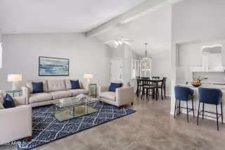 Photo #3: 6816569 Listing