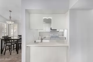 Photo #5: 6816569 Listing