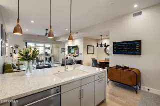 Photo #4: 6816625 Listing 