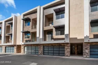 Photo #6: 6816792 Listing