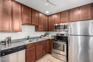 Photo #2: 6816806 Listing 