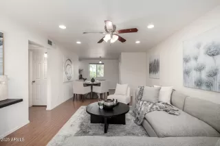 Photo #6: 6816806 Listing 