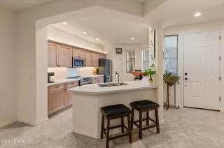 Photo #1: 6816826 Listing 