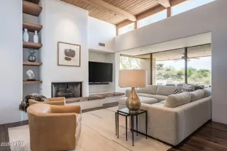 Photo #5: 6816952 Listing 