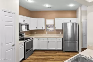 Photo #2: 6816955 Listing 