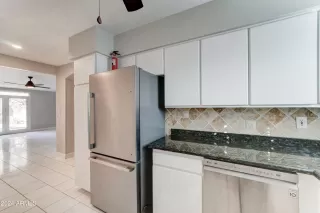 Photo #6: 6817103 Listing