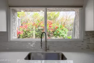 Photo #4: 6817277 Listing