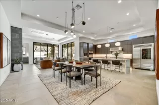 Photo #2: 6817304 Listing 