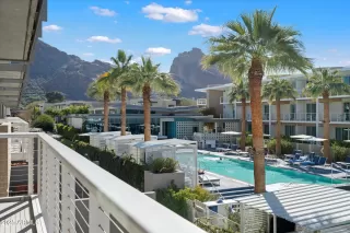 More Details about MLS # 6817412 : 5455 E LINCOLN DRIVE#2009
