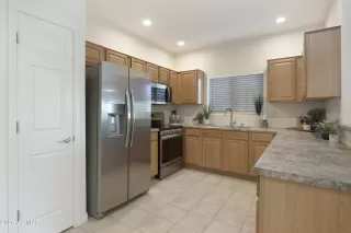 Photo #2: 6817788 Listing