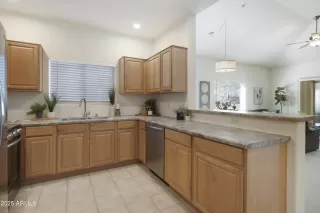 Photo #3: 6817788 Listing