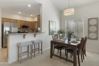 Photo #5: 6817788 Listing