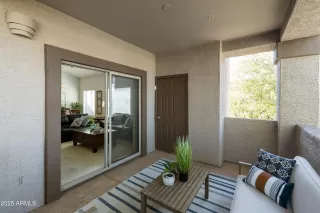 Photo #6: 6817788 Listing