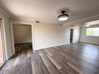 Photo #5: 6817826 Listing