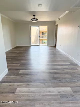 Photo #6: 6817826 Listing