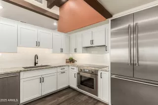 Photo #1: 6817923 Listing 