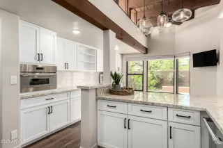 Photo #2: 6817923 Listing 