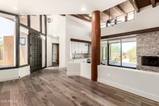 Photo #5: 6817923 Listing 