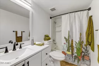Photo #5: 6818057 Listing