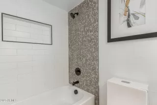 Photo #6: 6818140 Listing 