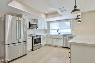 Photo #5: 6819048 Listing