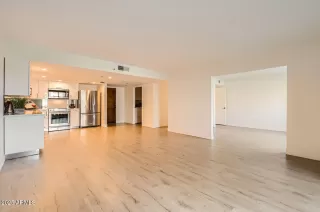 Photo #3: 6819061 Listing 