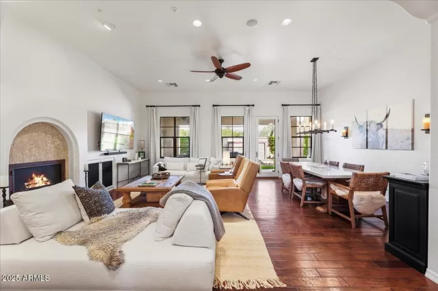 MLS: 6819115 Condo For Sale