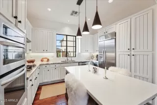 Photo #5: 6819115 Listing