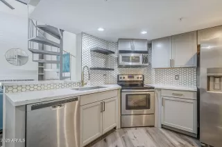 Photo #5: 6819142 Listing 