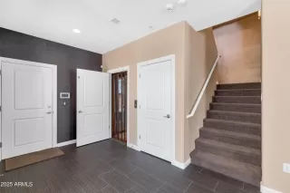 Photo #6: 6819364 Listing