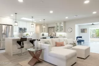 Photo #3: 6819382 Listing