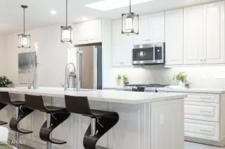 Photo #5: 6819382 Listing