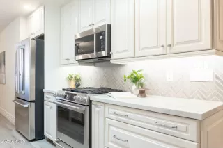 Photo #6: 6819382 Listing