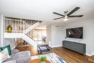 Photo #2: 6819387 Listing