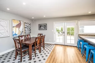 Photo #5: 6819387 Listing