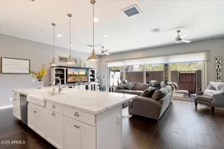 Photo #5: 6819392 Listing 