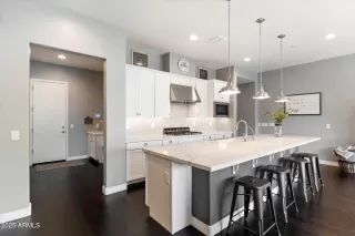 Photo #6: 6819392 Listing 