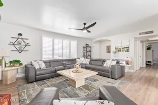 Photo #5: 6819598 Listing