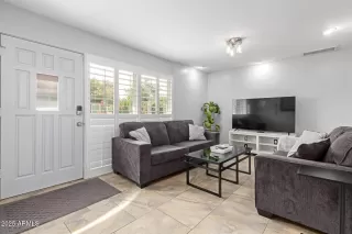 Photo #4: 6819613 Listing