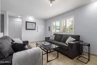 Photo #6: 6819613 Listing