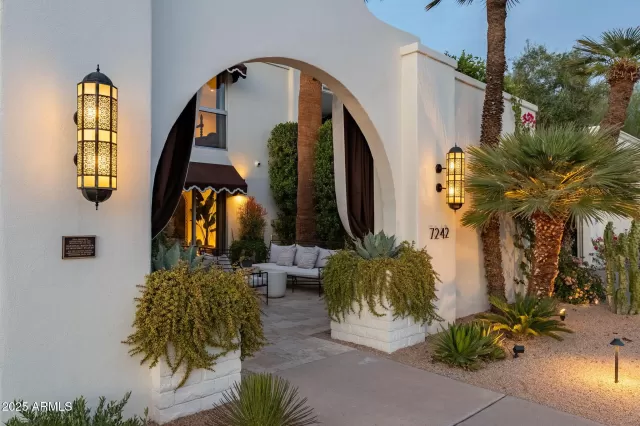 MLS: 6819878 Condo For Sale