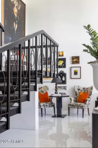 Photo #4: 6819878 Listing