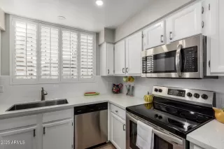 Photo #4: 6820070 Listing